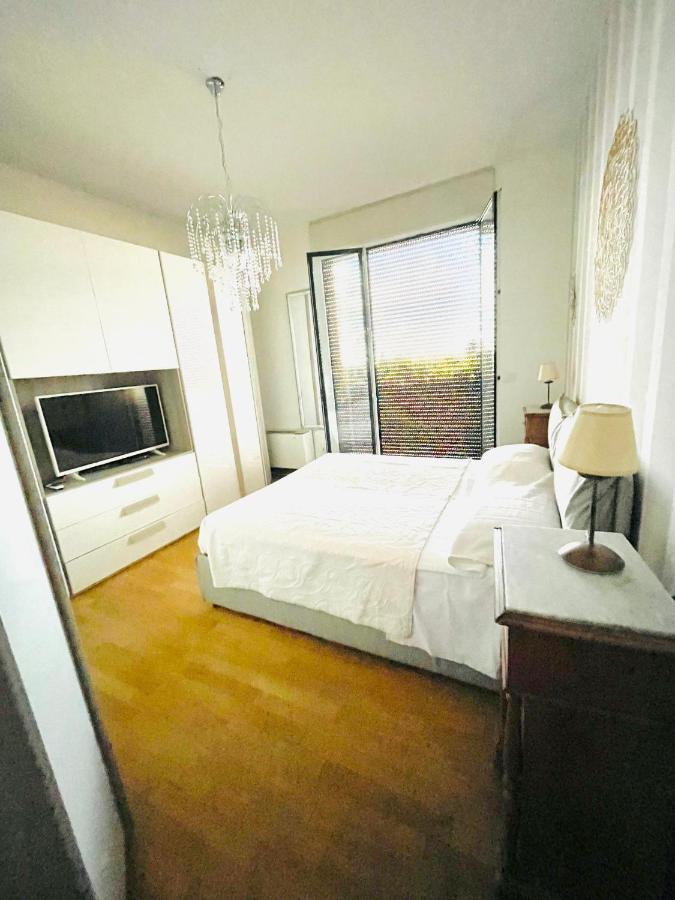 Bologna Holiday Inn Экстерьер фото