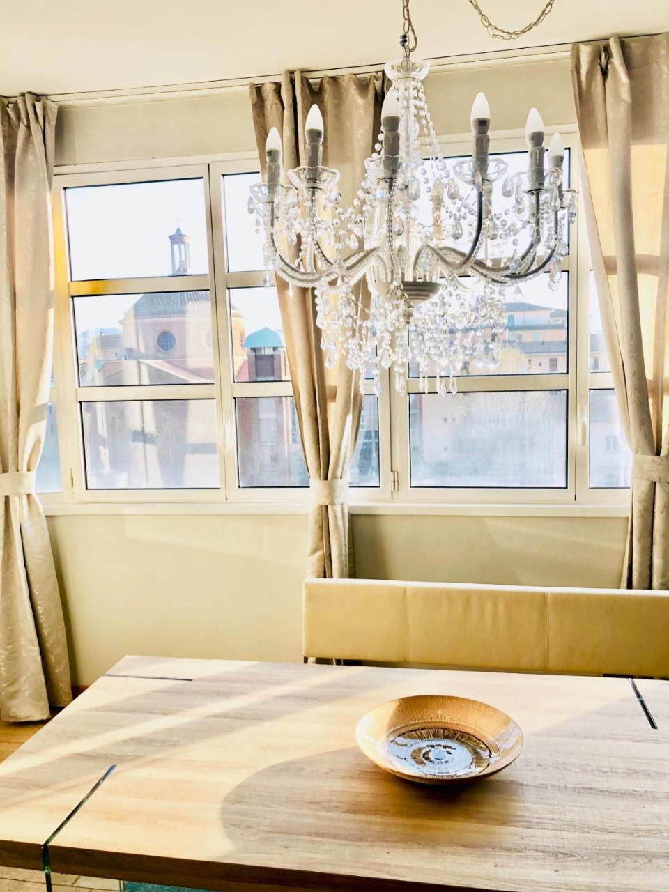 Bologna Holiday Inn Экстерьер фото